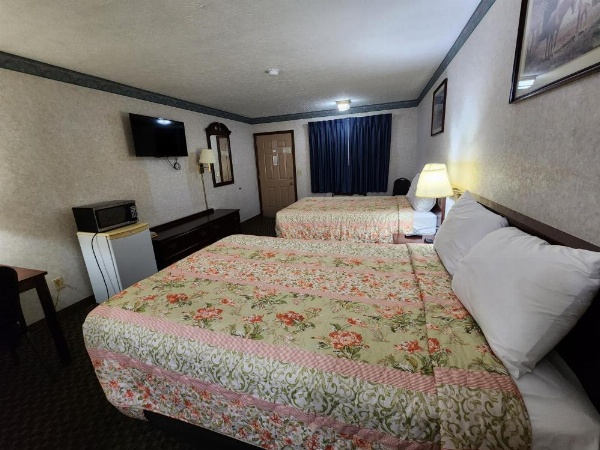 Americas Inn Bardstown image 9