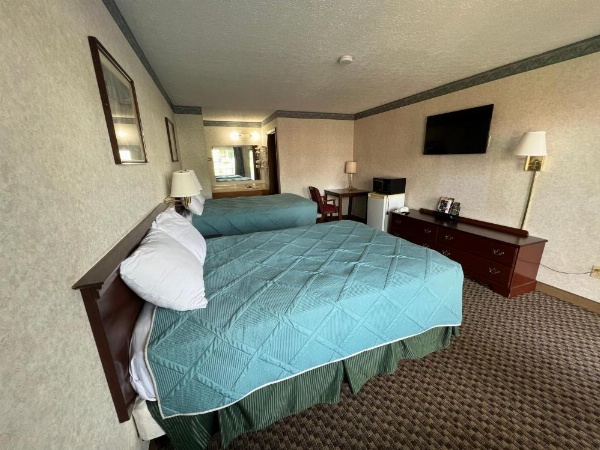 Americas Inn Bardstown image 12