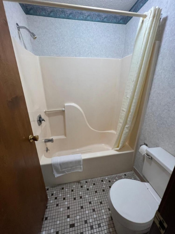 Americas Inn Bardstown image 17