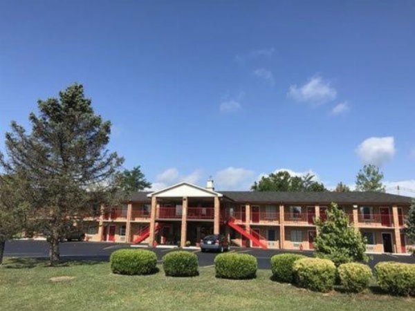 Americas Inn Bardstown Main image