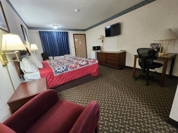 Americas Inn Bardstown image 22