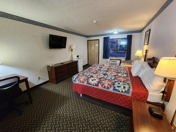 Americas Inn Bardstown image 23