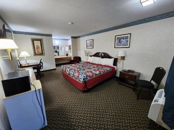 Americas Inn Bardstown image 25