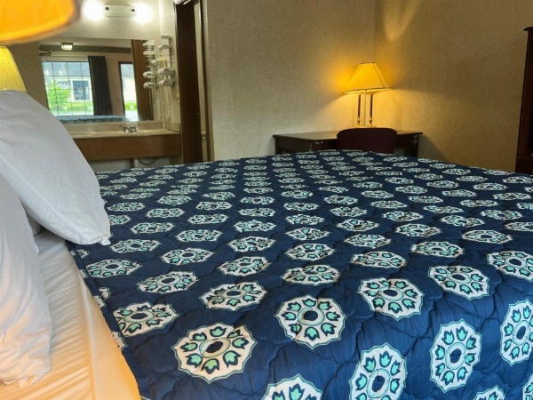 Americas Inn Bardstown image 33