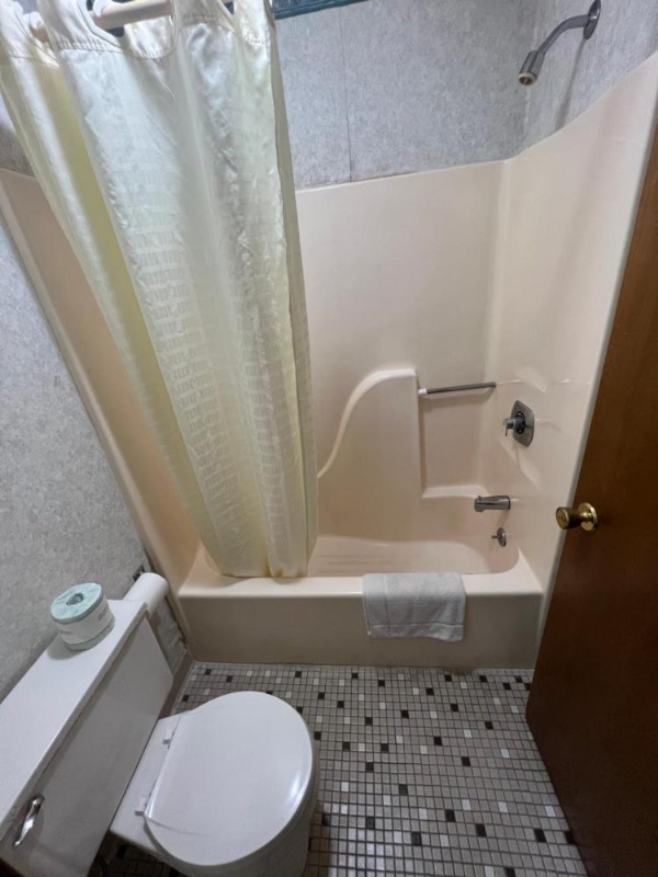 Americas Inn Bardstown image 38